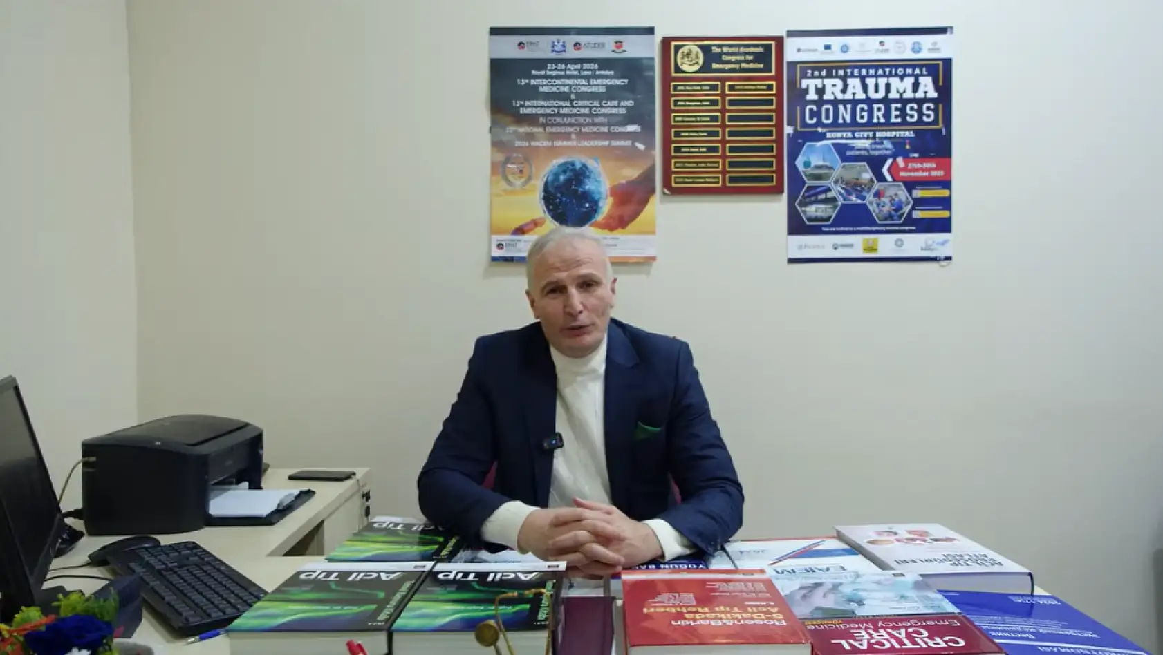 Acil Tıp Uzmanları Derneği (ATUDER) Başkanı Prof. Dr. Başar CANDER'in Videolu Yeni Yıl mesajı.