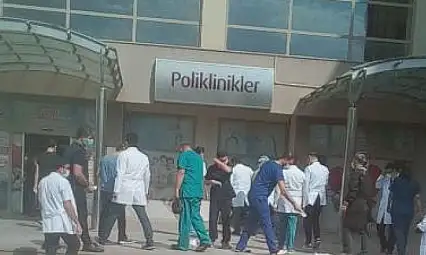 Sağlık personeli maske bıraktı!