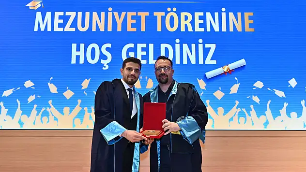 Biruni Üniversitesi Tıp Fakültesi 2024 - 2025 Eğitim Öğretim Yılı' Acil Tıp Stajında En Başarılı intern Doktor' Ödülüne Dr. Abdülkadir ALP layık görüldü.