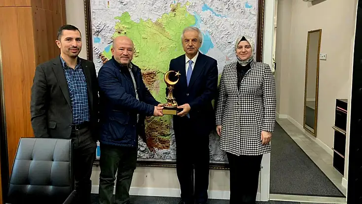 2. Uluslararası Travma Kongresi düzenleme komitesi adına Konya Büyükşehir Belediyesi'ne teşekkür ziyareti yapıldı.