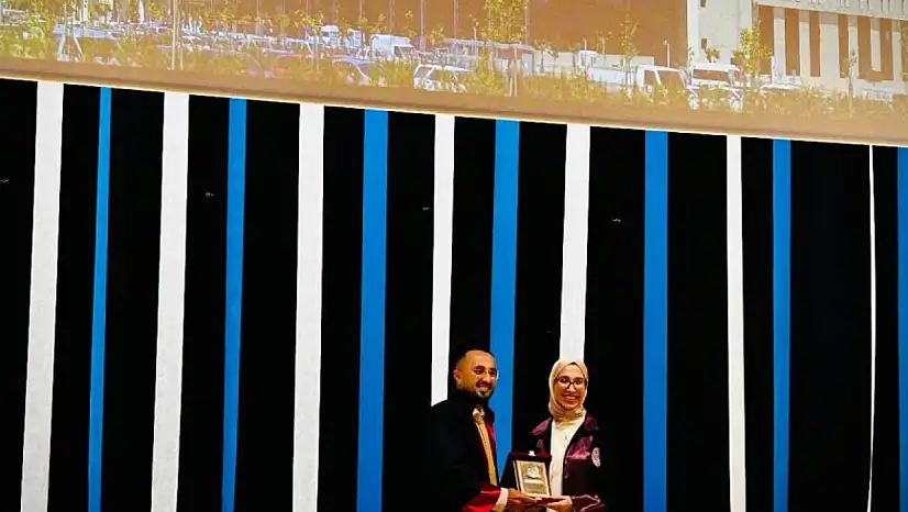 Kahramanmaraş Sütçü İmam Üniversitesi Tıp Fakültesi 2024 -2025 Eğitim Öğretim Yılı' Acil Servis Stajında Yılın En Başarılı intern Doktor' ödülüne Dr. Zeynep ÖZ layık görüldü.