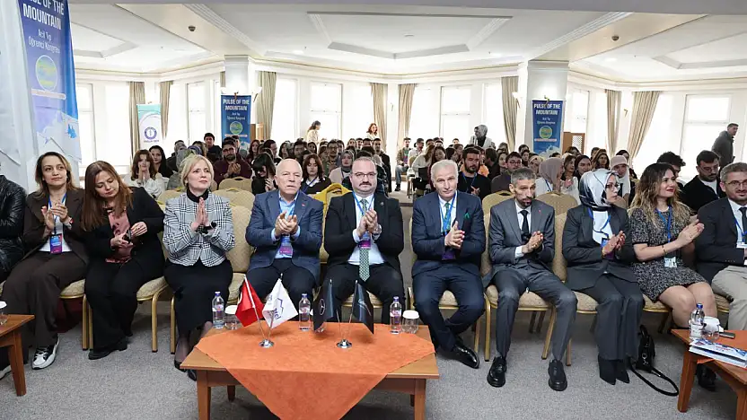 Acil Tıp Öğrenci Kongresi Erzurum'da düzenlendi.